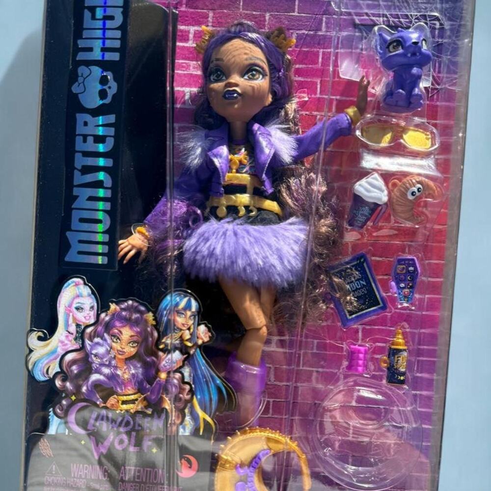 Monster high clawdeen wolf doll